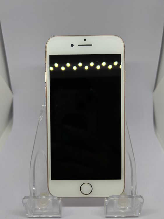 ��SIM�ե꡼ iPhone8  64GB ������� �Хåƥ꡼74%
