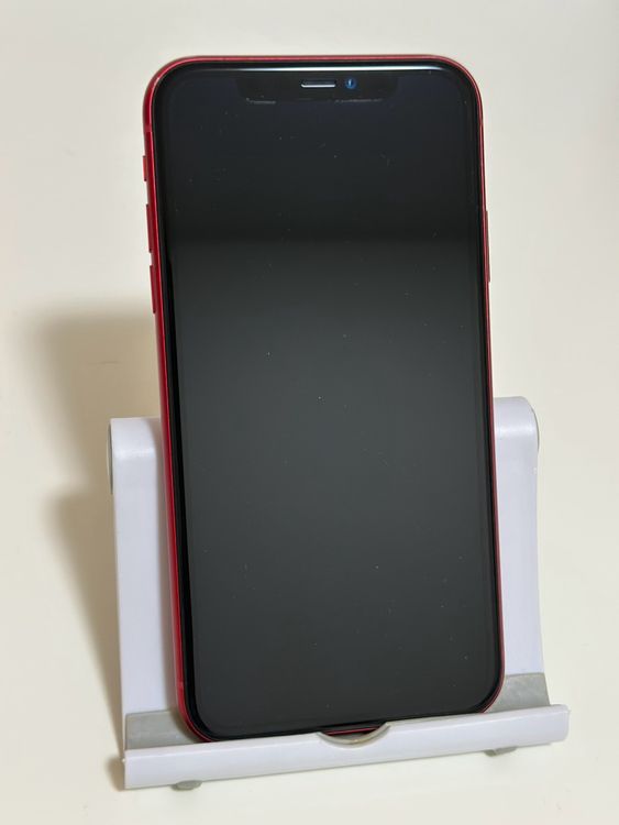 ���Хåƥ꡼81% SIM�ե꡼ iPhone11 64GB ��å�