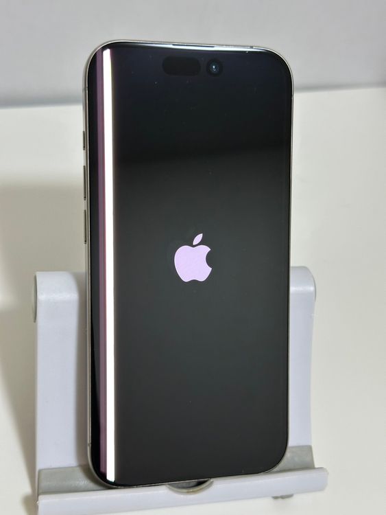 ���Хåƥ꡼82% SIM�ե꡼ iPhone15Pro 256GB �ʥ���������˥���