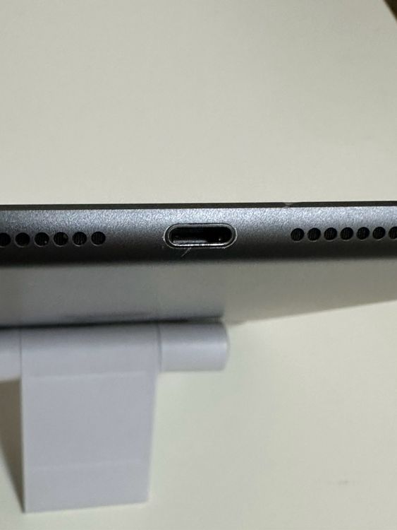 ���Хåƥ꡼86% Ķ���� SIM�ե꡼ iPad ��7���� 128GB ���졼