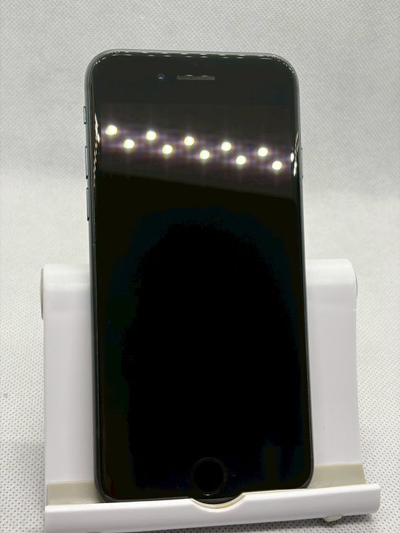 ���Хåƥ꡼83% ���� SIM�ե꡼ iPhoneSE ��3���� 64GB �ߥåɥʥ���