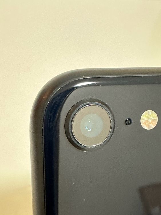 ������Ʊ�� SIM�ե꡼ iPhoneSE ��3���� 64GB �ߥåɥʥ���