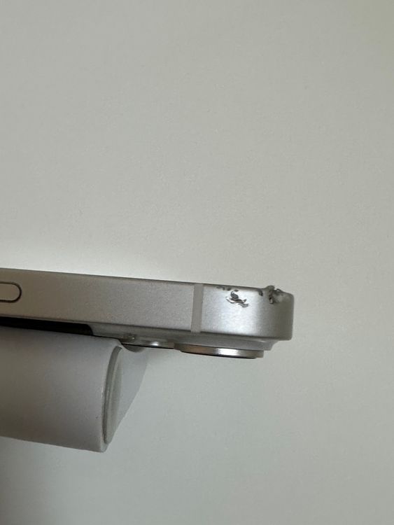 ���Хåƥ꡼85% SIM�ե꡼ iPhone14 128GB �������饤��