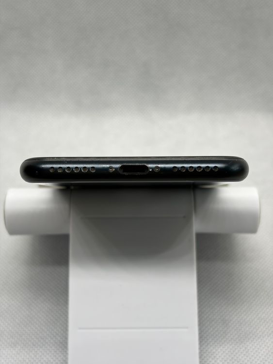 ���Хåƥ꡼81% SIM�ե꡼ iPhoneSE��3���� 128GB �ߥåɥʥ���