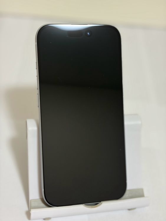 ���Хåƥ꡼83% SIM�ե꡼ iPhone15 128GB �֥롼