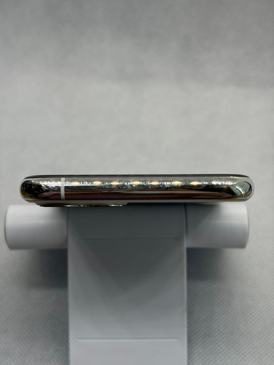 ���Хåƥ꡼86% SIM�ե꡼ iPhone11Pro 256GB ����С�