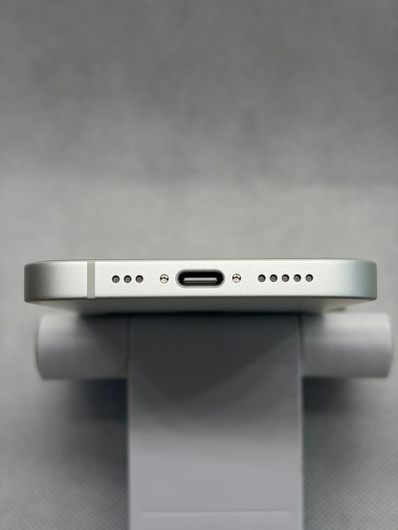 ������̤���� SIM�ե꡼ iPhone17e 256GB �ۥ磻��