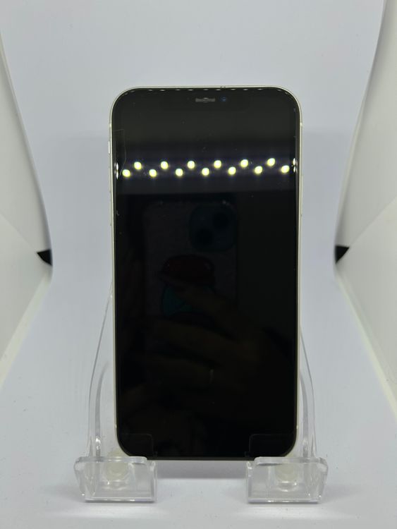 ��SIM�ե꡼ iPhone11  64GB �ۥ磻��