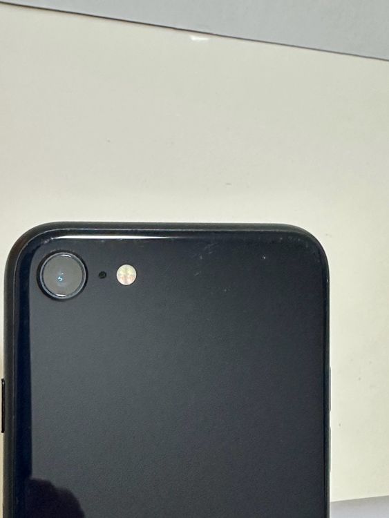 ���Хåƥ꡼85% SIM�ե꡼ iPhoneSE ��3���� 64GB �ߥåɥʥ���
