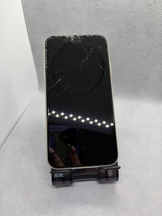 ���ϥԥͥ��ͥå� SIM�ե꡼ iPhone11 64GB �ۥ磻�� �Хåƥ꡼82%