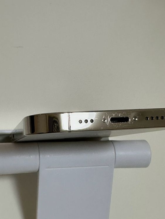 ���Хåƥ꡼100% ���� SIM�ե꡼ iPhone14Pro 256GB �������