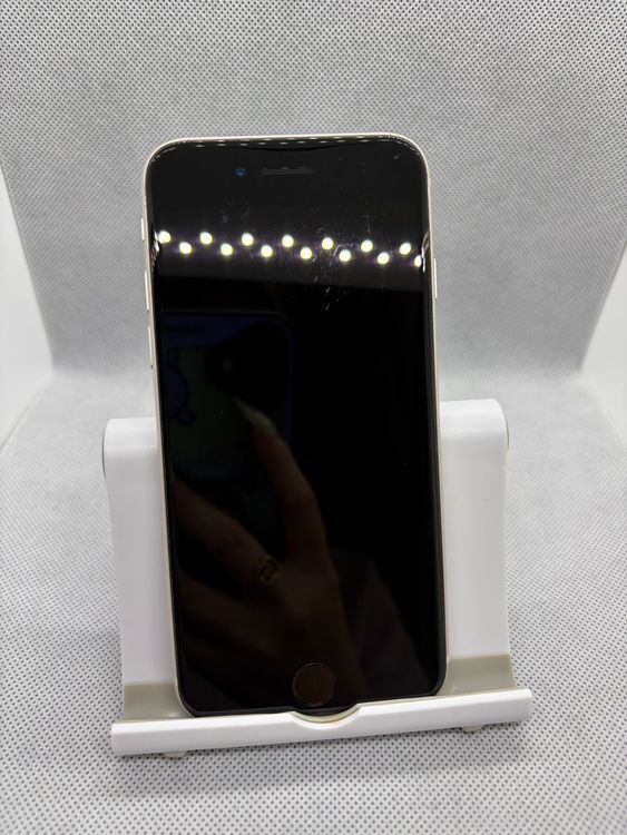 ���ϥԥͥ��ͥå� SIM�ե꡼ iPhoneSE ��3���� 64GB �������饤�� �Хåƥ꡼83%