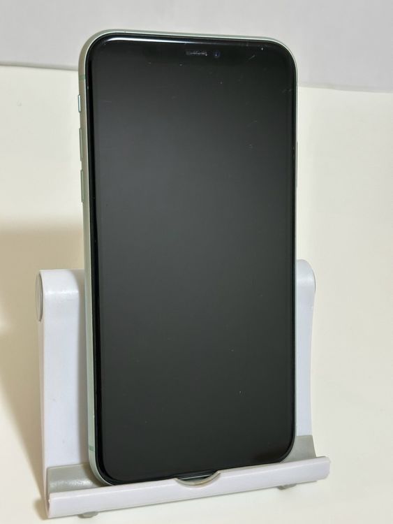 ���Хåƥ꡼85% SIM�ե꡼ iPhone11 64GB ���꡼��