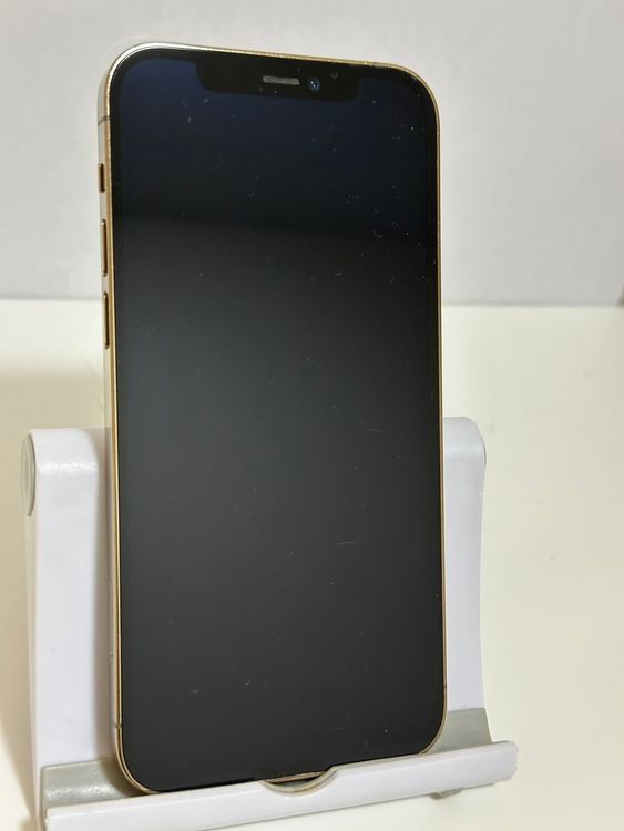 ���Хåƥ꡼82% SIM�ե꡼ iPhone12Pro 256GB �������