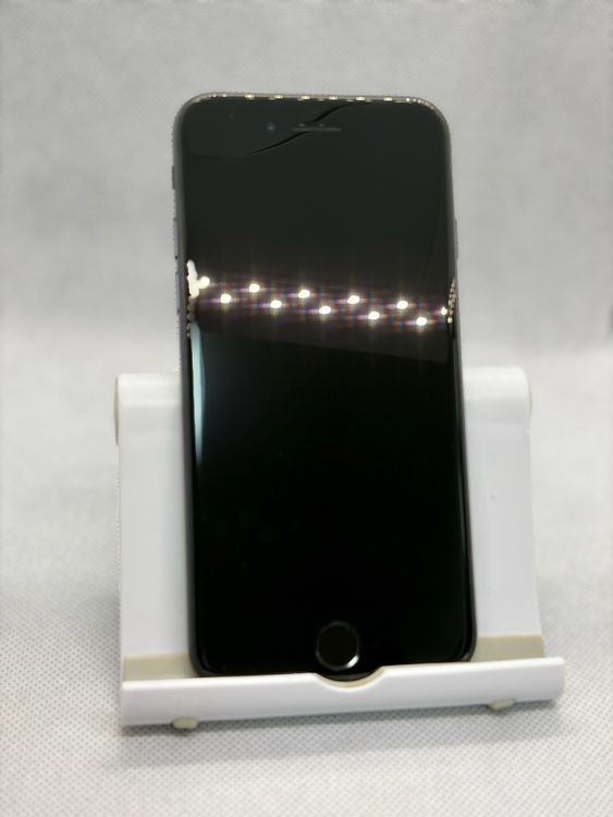 ���Хåƥ꡼85% ���� ������SIM�ե꡼ iPhoneSE ��3���� 128GB �ߥåɥʥ���