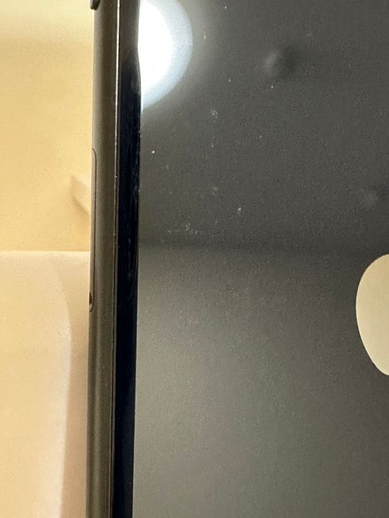 ���Хåƥ꡼90% SIM�ե꡼ iPhoneSE ��3���� 64GB �ߥåɥʥ���