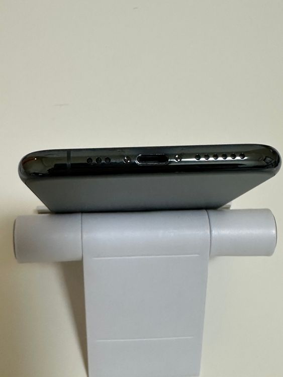 ���Хåƥ꡼81% SIM�ե꡼ iPhone11Pro 64GB �ߥåɥʥ��ȥ��꡼��