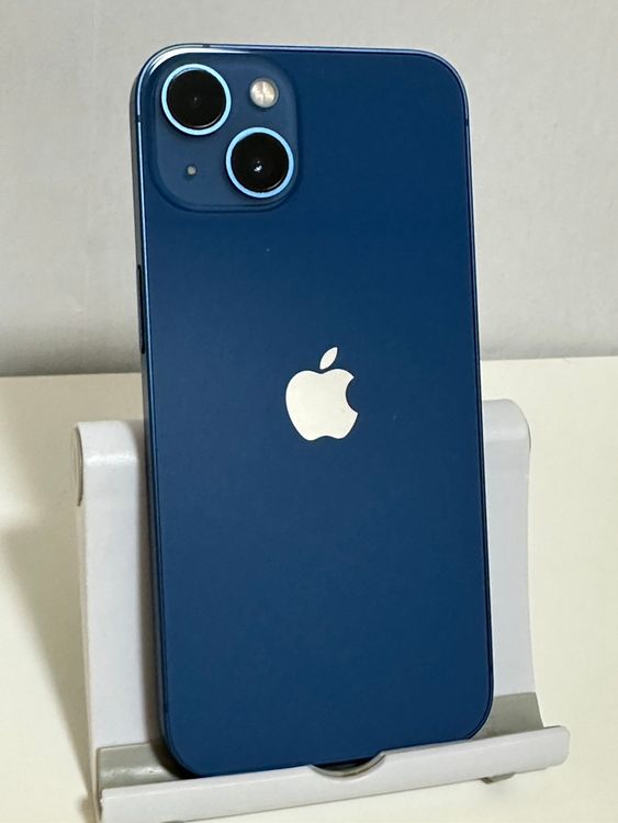 ���Хåƥ꡼85% SIM�ե꡼ iPhone13 128GB �֥롼