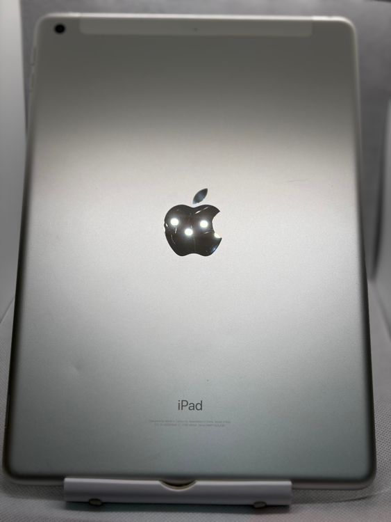 ��SIM�ե꡼ iPad ��6���� 32GB ����С�