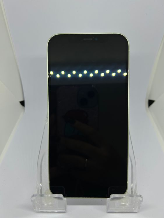 ��SIM�ե꡼ iPhone12  64GB ���꡼�� �Хåƥ꡼77%
