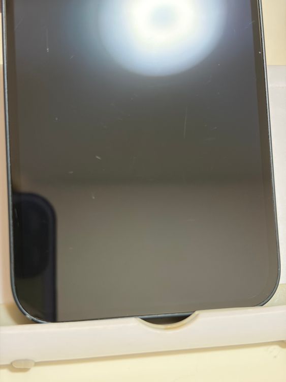 ���Хåƥ꡼82% SIM�ե꡼ iPhone14 128GB �ߥåɥʥ���
