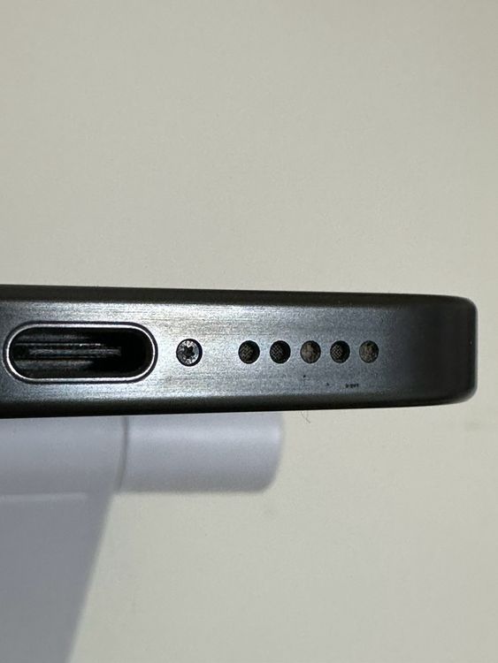 ��SIM�ե꡼ iPhone15Pro 256GB �֥�å������˥���