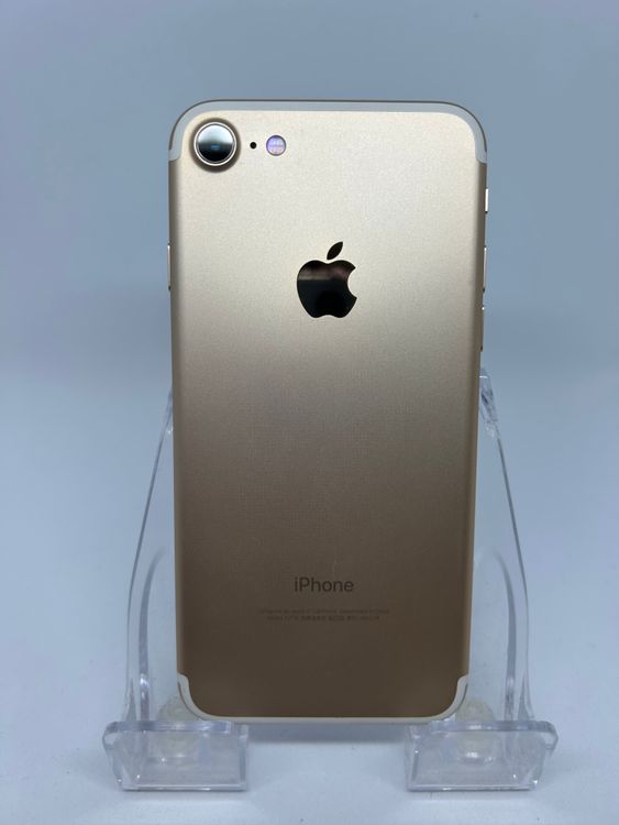 ���ϥԥͥ��ͥå� SIM�ե꡼ iPhone7  32GB ������� 97% ����̵��
