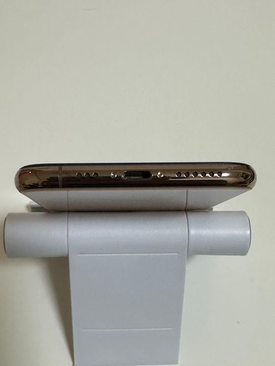 ���Хåƥ꡼83% SIM�ե꡼ iPhoneXS 256GB �������