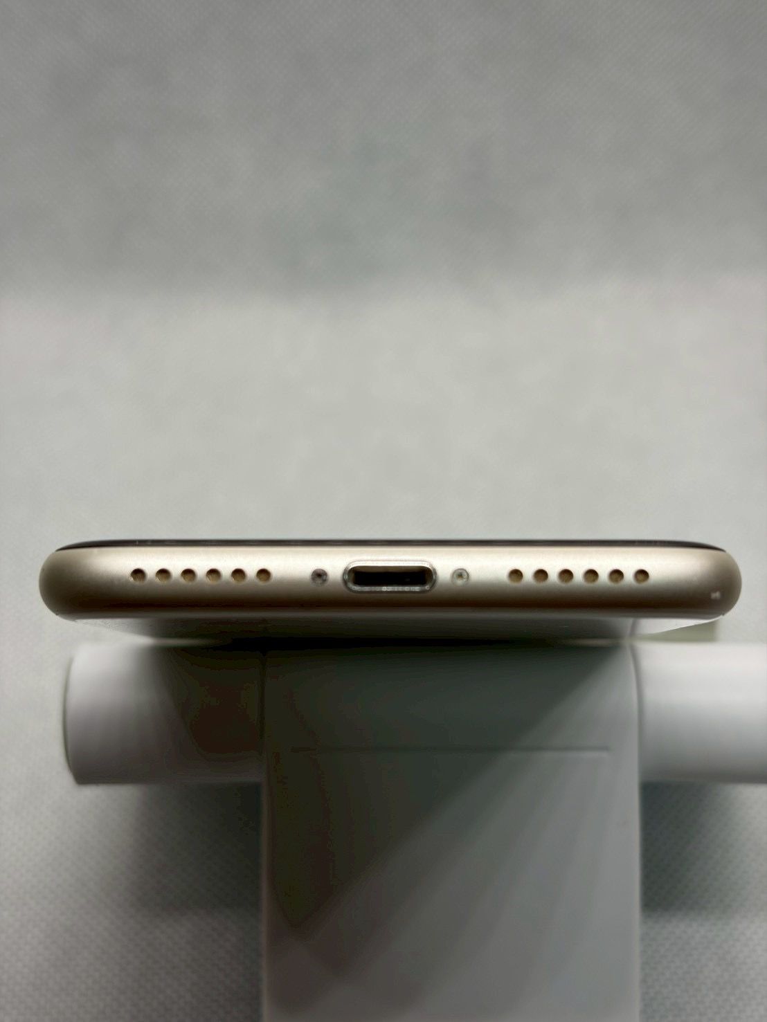 ムスビー｜○バッテリー86% SIMフリー iPhoneSE 第3世代 64GB スター