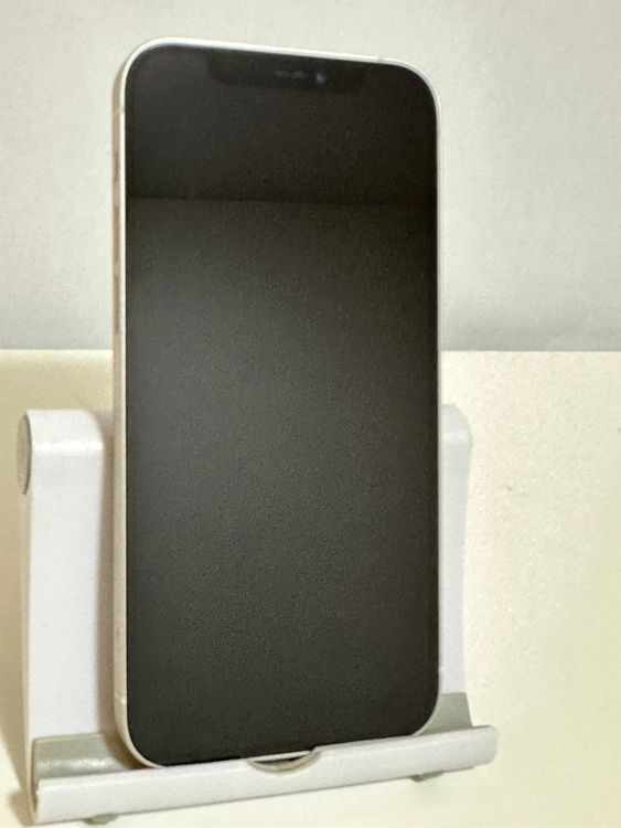 ��SIM�ե꡼ iPhone12 64GB �ۥ磻��
