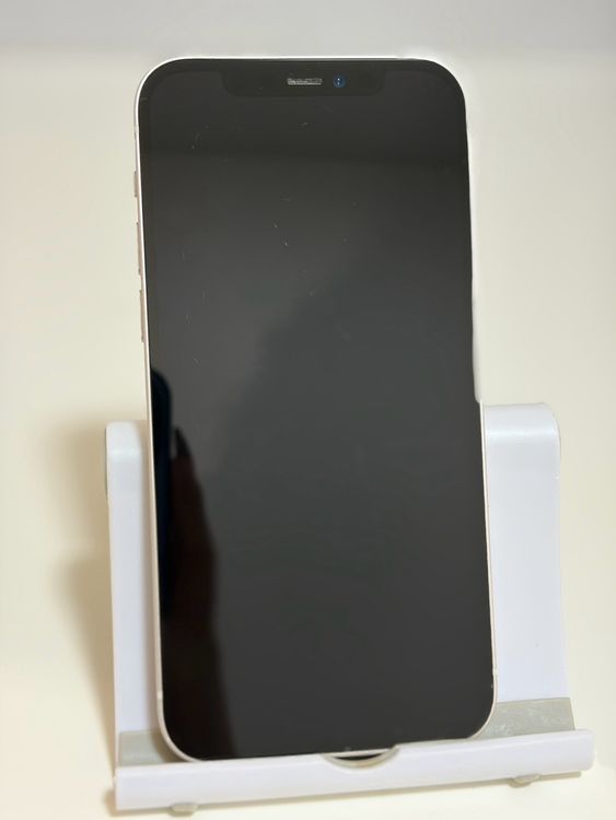 ���Хåƥ꡼85% SIM�ե꡼ iPhone12 64GB �ۥ磻��