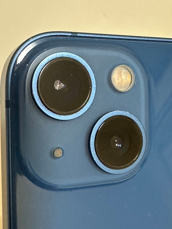 ���Хåƥ꡼83% SIM�ե꡼ iPhone13 128GB �֥롼