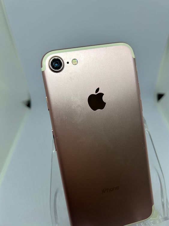 ��SIM�ե꡼ iPhone7  128GB ������������� �Хåƥ꡼50%