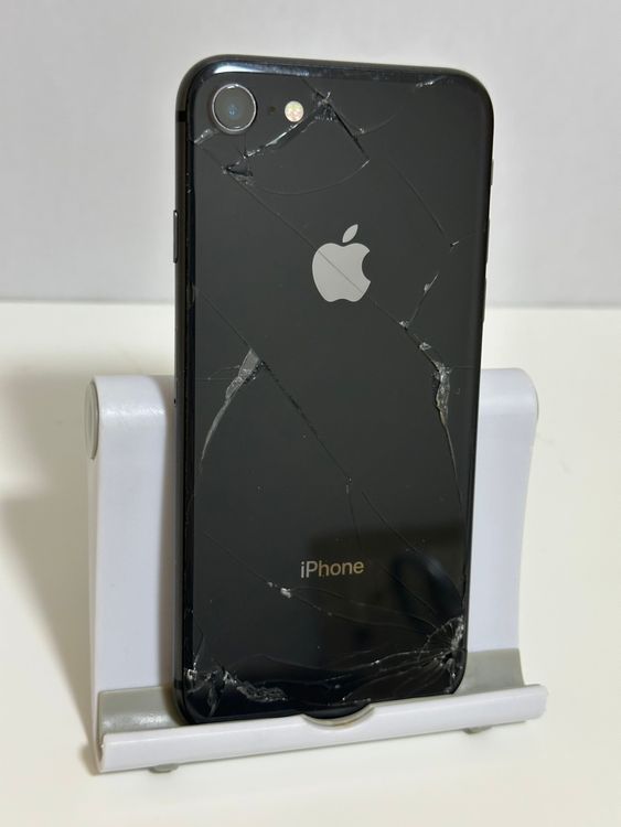 ���Хåƥ꡼83% SIM�ե꡼ iPhone8 64GB ���ڡ������쥤