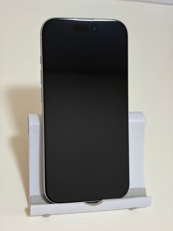 ���Хåƥ꡼100% SIM�ե꡼ iPhone15 128GB �֥롼