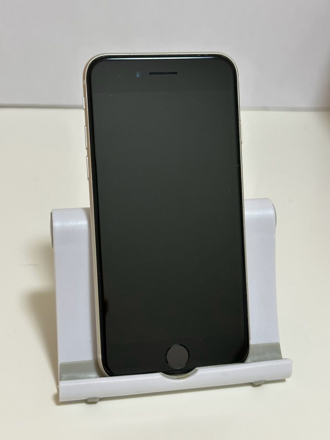 ムスビー｜○バッテリー87% 美品 SIMフリー iPhoneSE 第3世代 64GB