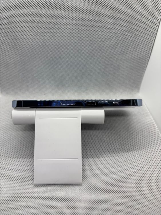 ���Хåƥ꡼100% SIM�ե꡼ iPhone13Pro 256GB ������֥롼