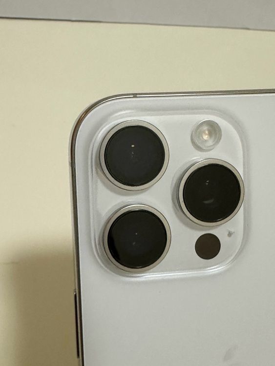 ���Хåƥ꡼100% SIM�ե꡼ iPhone16Pro 128GB �ۥ磻�ȥ����˥���