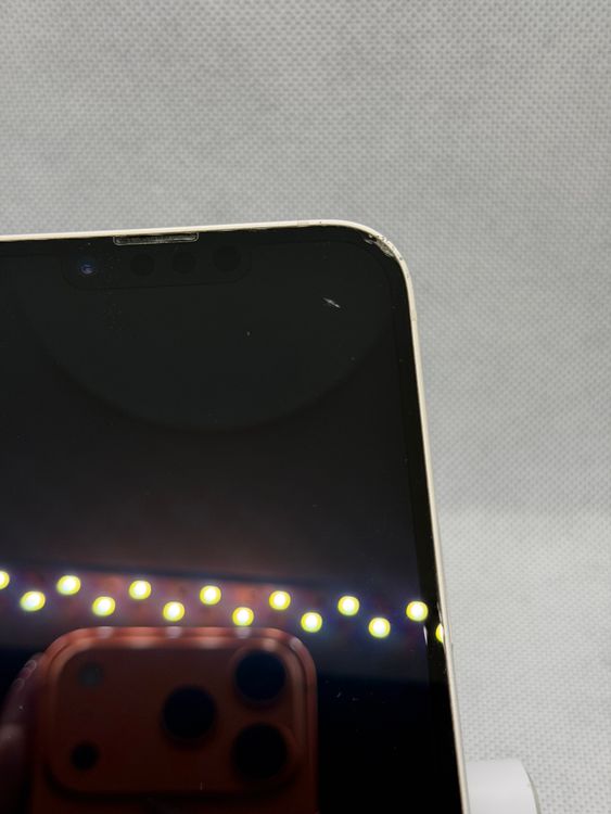 ���Хåƥ꡼83% SIM�ե꡼ iPhone14 128GB �������饤��