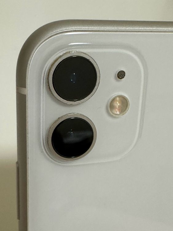 ��SIM�ե꡼ iPhone11 64GB �ۥ磻��