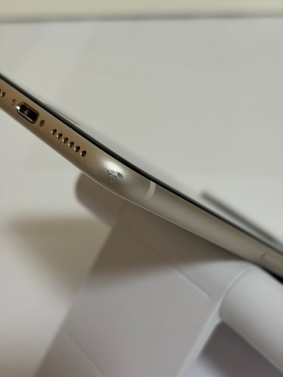 ���Хåƥ꡼96% SIM�ե꡼ iPhoneSE ��3���� 128GB �������饤��