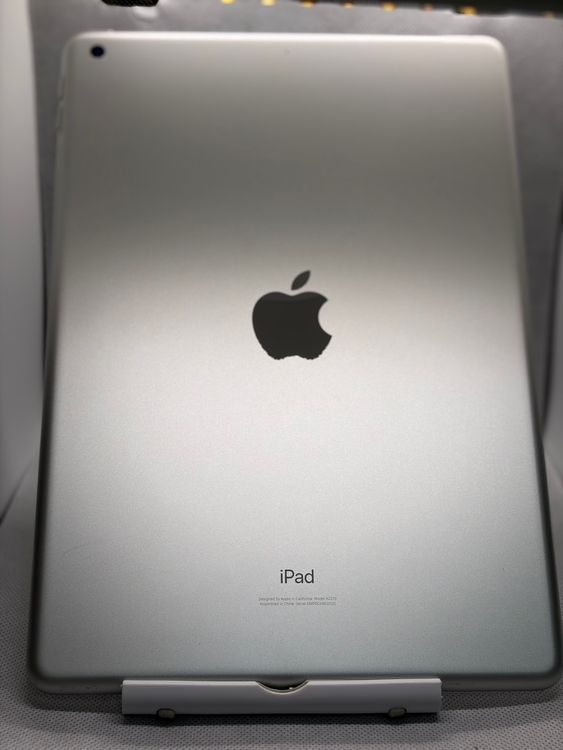 ���Хåƥ꡼84% iPad ��8���� 32GB ����С� Wi-Fi��ǥ�