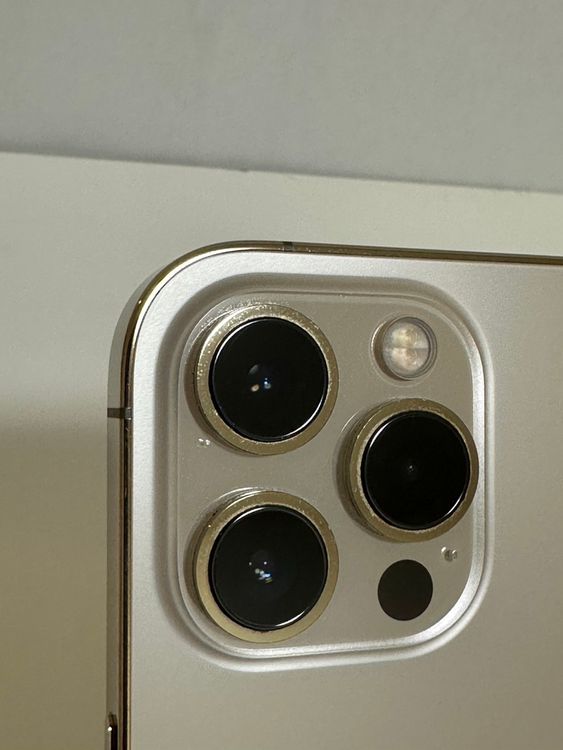 ���Хåƥ꡼87% SIM�ե꡼ iPhone12ProMax 128GB �������