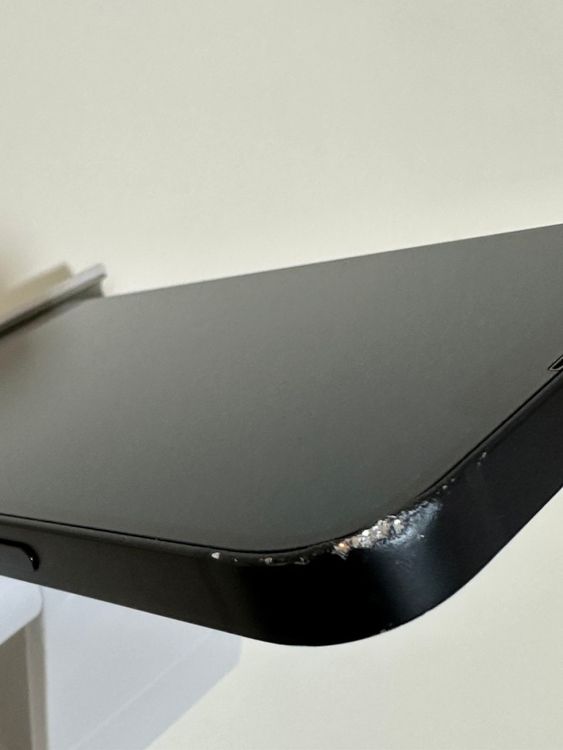���Хåƥ꡼96% SIM�ե꡼ iPhone16e 128GB �֥�å�