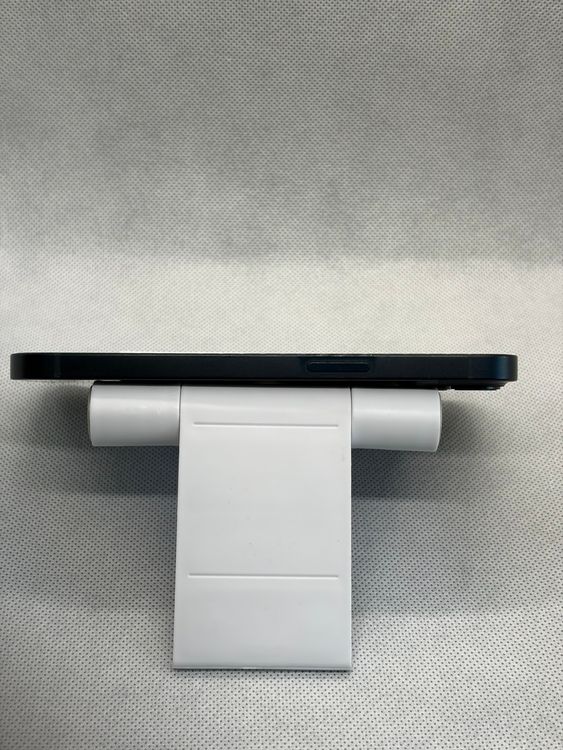 ���Хåƥ꡼80% SIM�ե꡼ iPhone13 128GB �ߥåɥʥ���