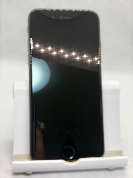 ��SIM�ե꡼ iPhoneSE ��3���� 64GB �ߥåɥʥ��� �Хåƥ꡼80%