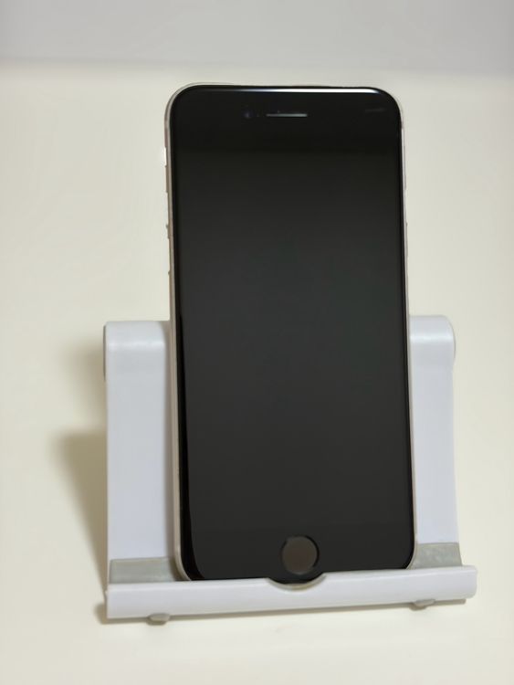 ��SIM�ե꡼ iPhoneSE ��3���� 64GB �������饤��
