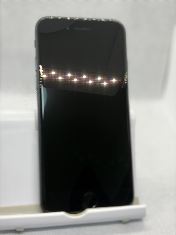 ���Хåƥ꡼85% ���� SIM�ե꡼ iPhoneSE ��3���� 64GB �ߥåɥʥ���