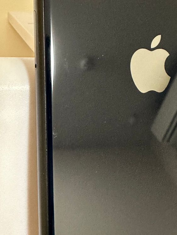 ���Хåƥ꡼97% SIM�ե꡼ iPhoneSE ��3���� 64GB �ߥåɥʥ���
