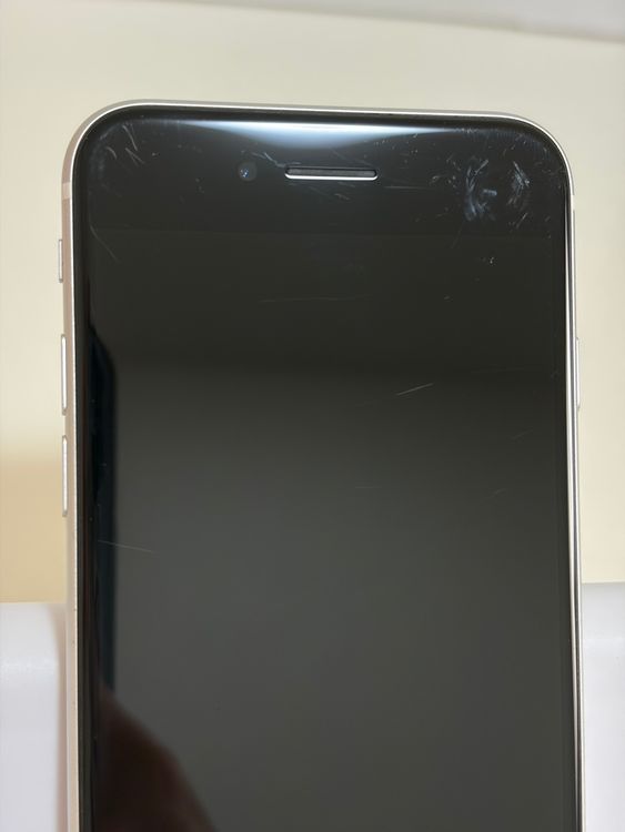 ��SIM�ե꡼ iPhoneSE ��2���� 64GB �ۥ磻��